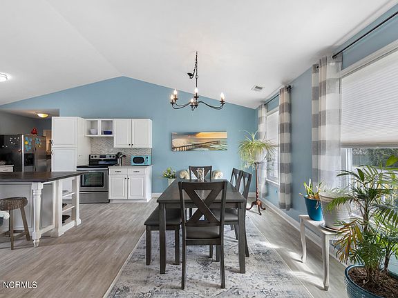 5th image of 302 Celtic Ash Street