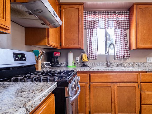 5th image of 1126 Val Verde Dr
