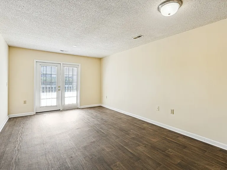 Woodland Crossing Apartment Homes — Photo 8