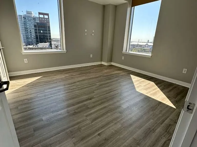 333 State St — Photo 18