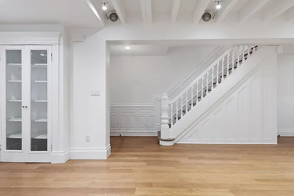 Rented by Compass | media 33