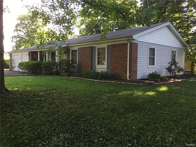 242 Old Ballwin Rd photo 1