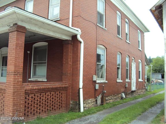4th image of 311 Main St