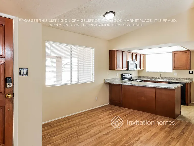 1643 W Muriel Dr — Photo 5