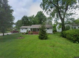 209 S Lafayette Dr, Muncie, IN 47303