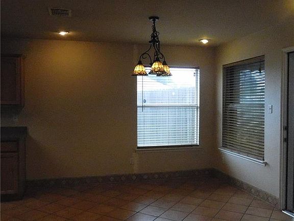 4th image of 209 Balsam Grove Cir