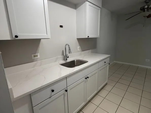 4620 Maple Avenue, 4620 Maple Ave APT 1D, Brookfield, IL 60513