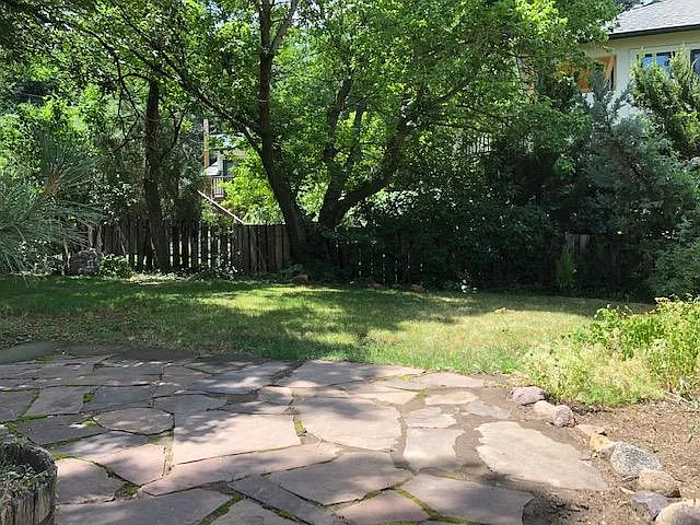 576 University Ave — Photo 26