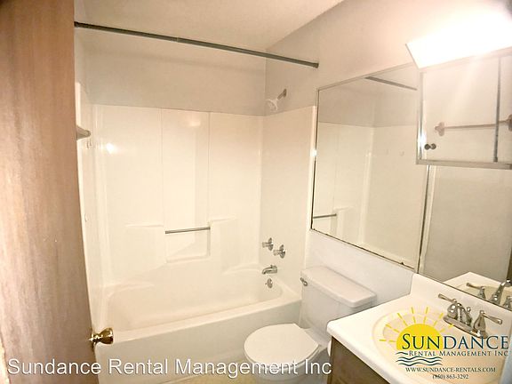 5th image of 803 Sunset Blvd W APT D