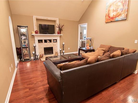 3rd image of 11062 Patton Cir