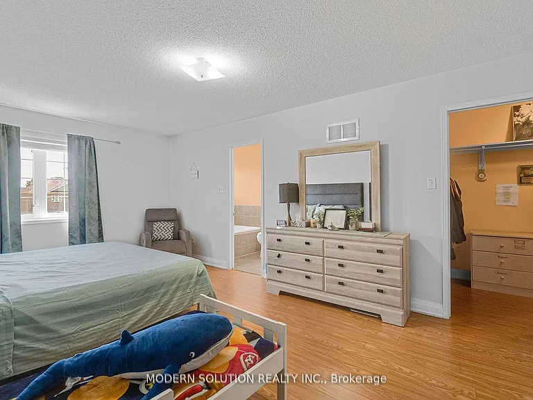 67 Roundstone Dr — Photo 26