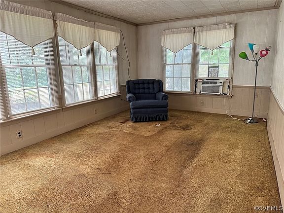 5th image of 133 Old Matthews Ln