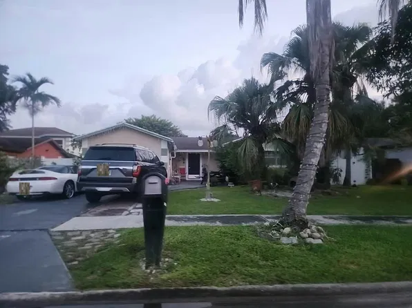 9033 SW 5th St, Boca Raton, FL 33433