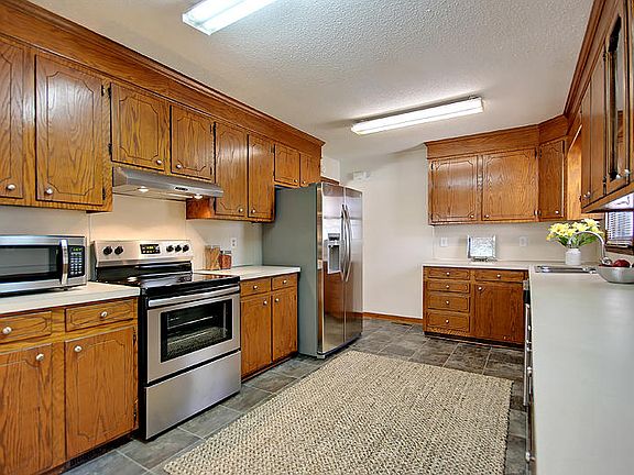 5th image of 2654 Orchid Ave