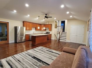 13 S Elmhurst Rd, Prospect Heights, IL 60070