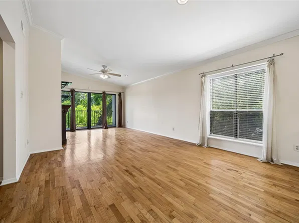 409 E 38th St APT 302, Austin, TX 78705