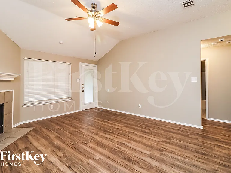 729 Ridge Top Dr — Photo 8