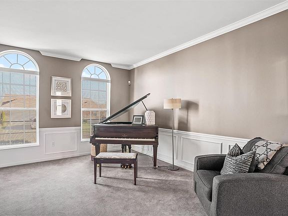 3rd image of 4618 Ambsdale Ct