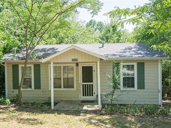 3rd image of 349 E Baxter Ln