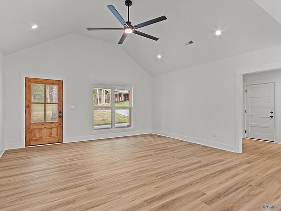 4th image of 56 Nixon Dr