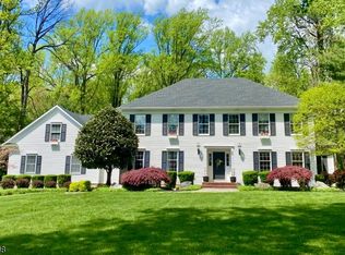 8 Geiger Ln, Warren, NJ 07059
