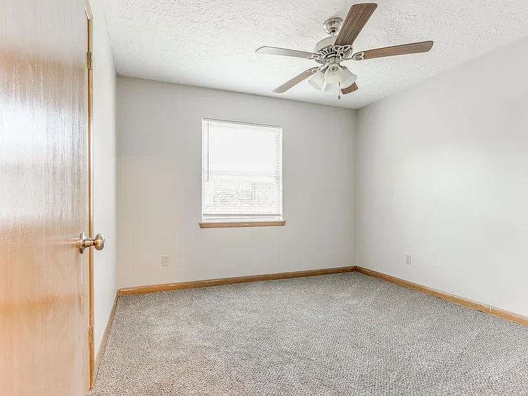 306 S Mercedes Dr — Photo 11