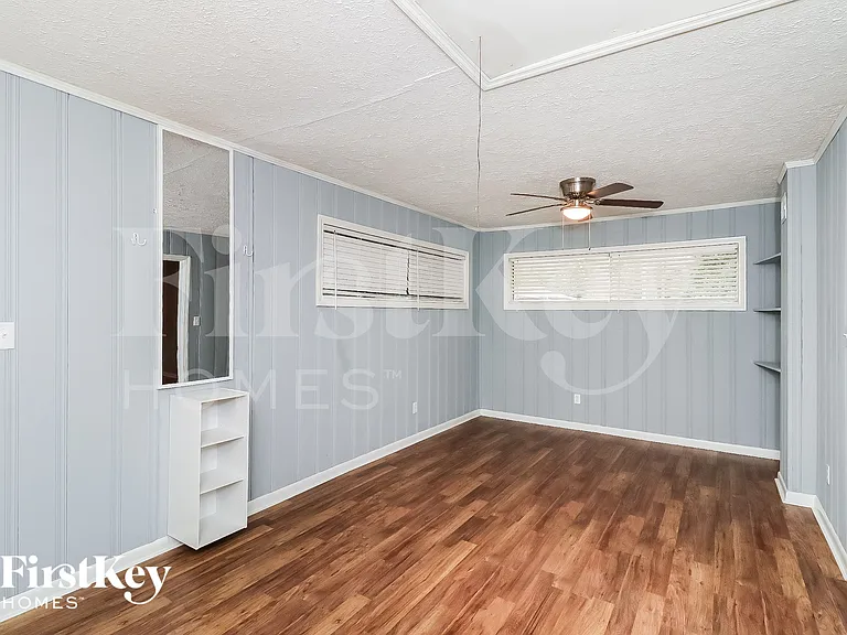 3453 Woods Dr — Photo 15