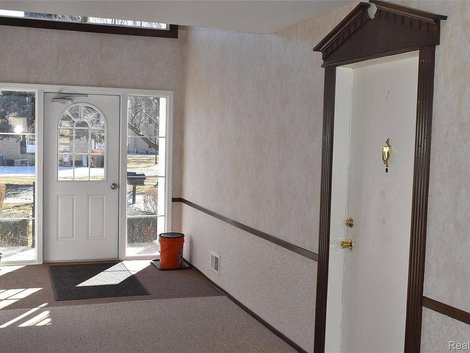 1st image of 11820 Seaton Dr #1