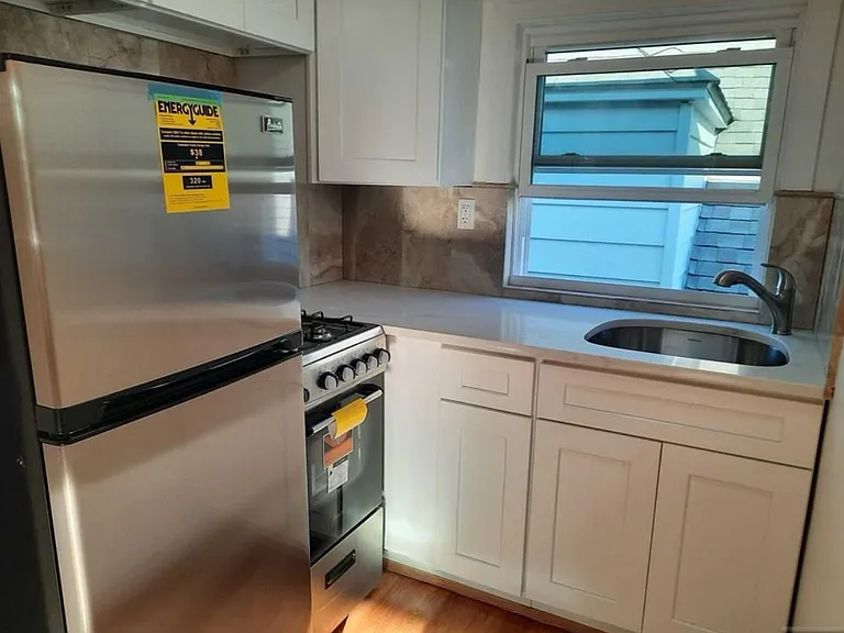 92 Lester St #3 — Photo 3