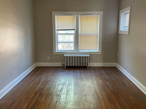 5th image of 12065 Edgewater Dr APT 20