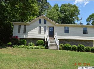 122 Cahaba Forest Dr, Trussville, AL 35173