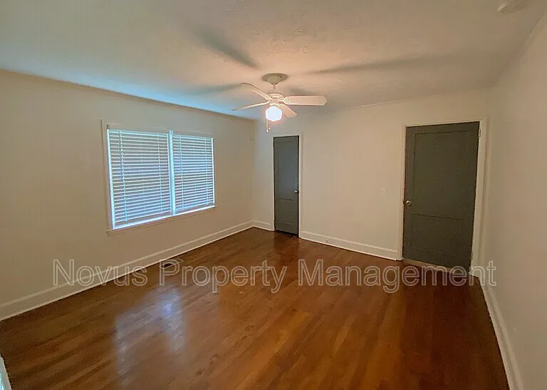 215 Pennsylvania Ave — Photo 14