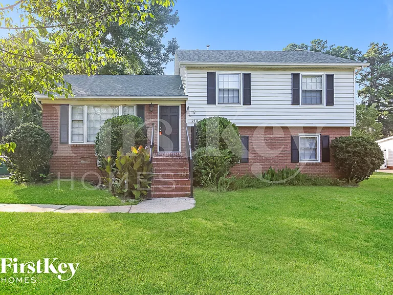 2516 Tall Pines Ln — Photo 1