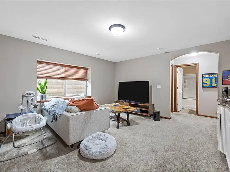 700 Mission Point Rd — Photo 27