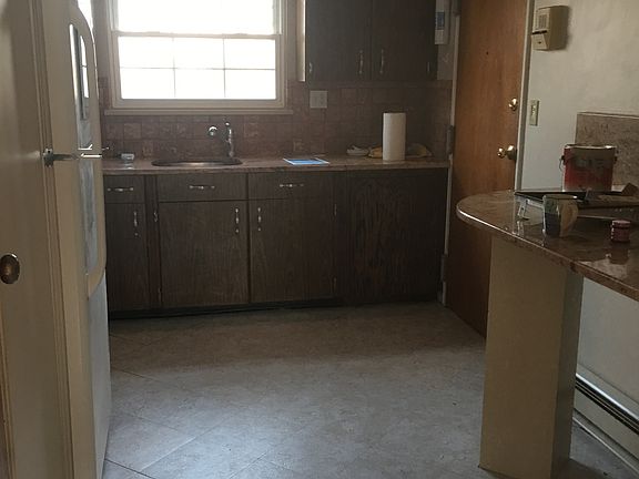 Kitchen updated with Granite & new appliances