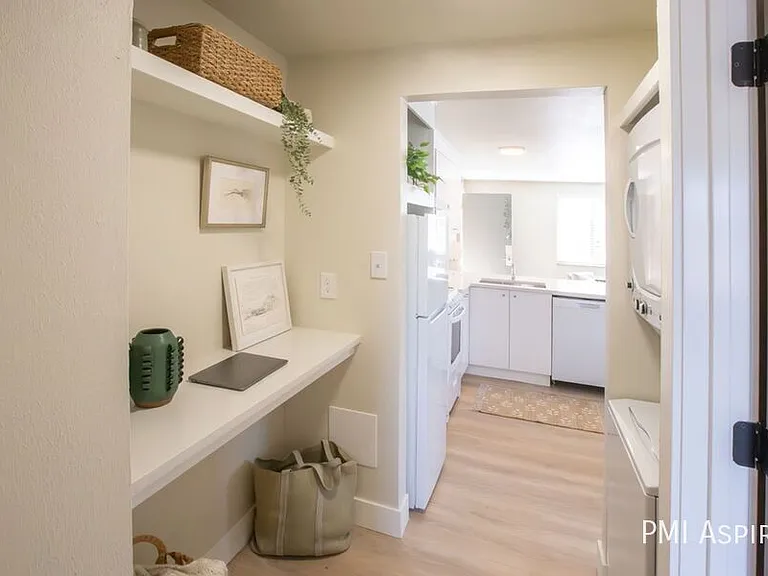 1335 N Gaylord St #101 — Photo 17