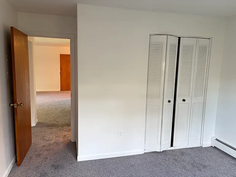 Lexington St Apartments — Photo 61