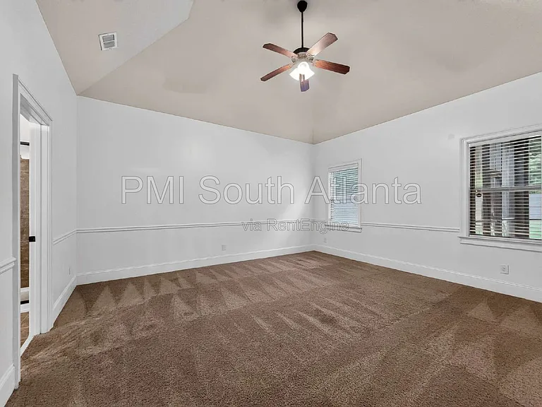 305 Legends Dr — Photo 21