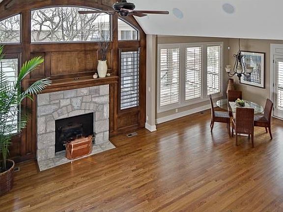 What a BEAUTIFUL room!
