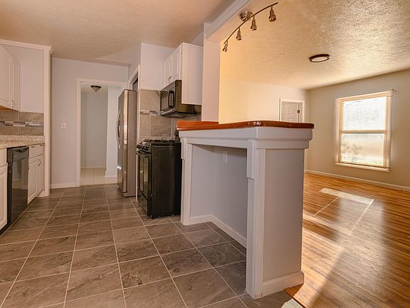3rd image of 7509 Devereaux Ln