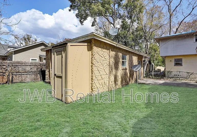 1943 Hardee St #2 — Photo 10