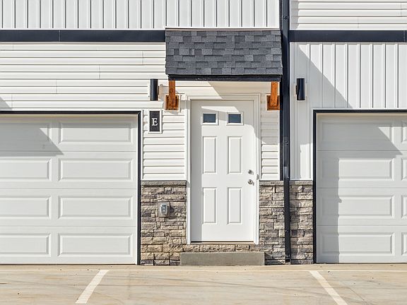 4th image of 224 Drayton Dr #F