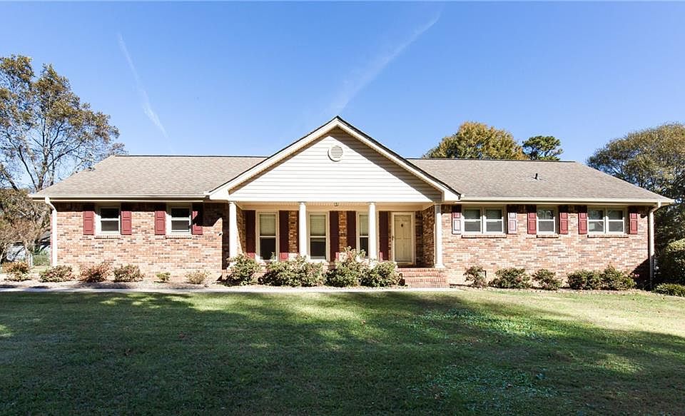 1st image of 2634 Hickory Valley Dr