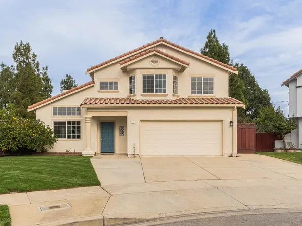 10 Rex Cir, Salinas, CA 93906