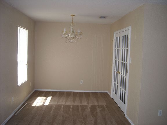 4th image of 3305 Driftwood Dr