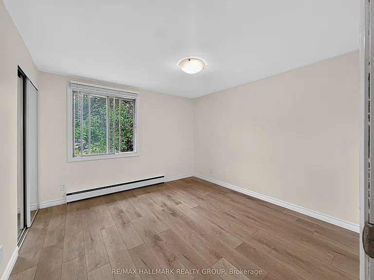 295 Amiens St — Photo 22