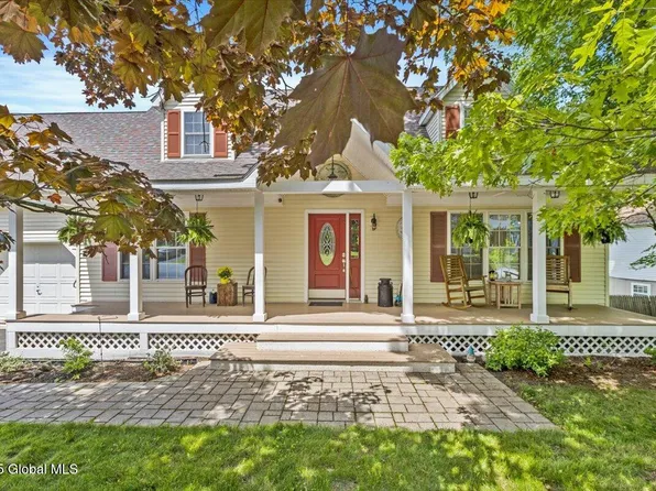 30 Overlook Court, Hudson, NY 12565