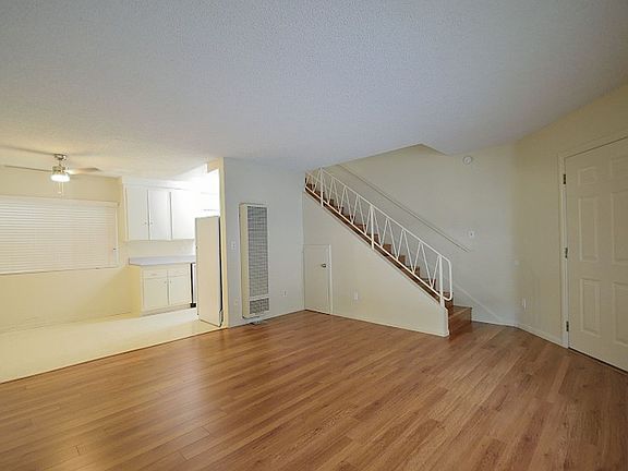 5th image of 1914 Vanderbilt Ln APT C