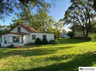 5912 North St, Omaha, NE 68117