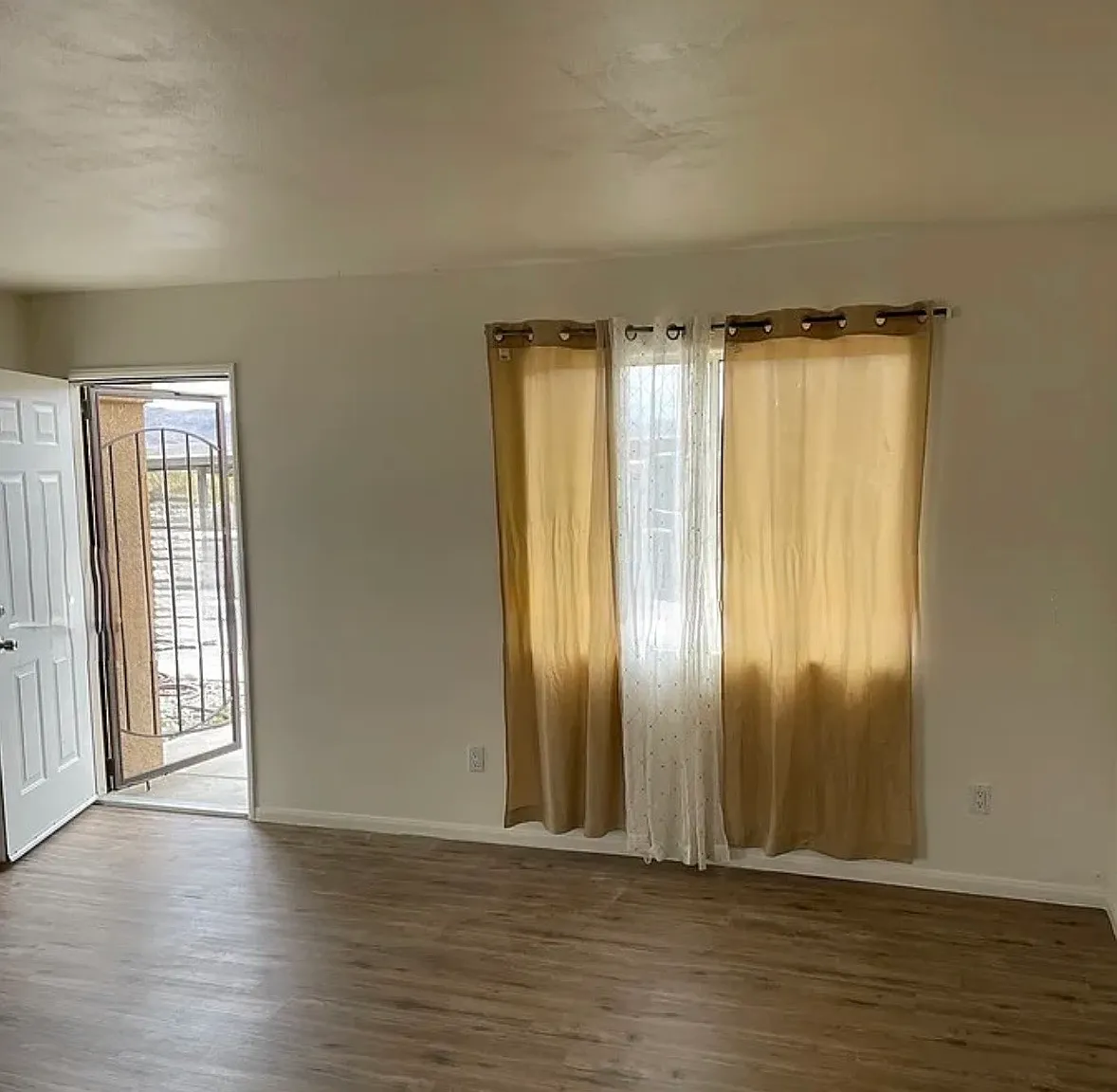 73556 Sunnyslope Dr — Photo 3